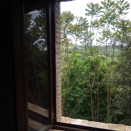 Santa Vittoria Sleeps 4 Sant'Orfeto