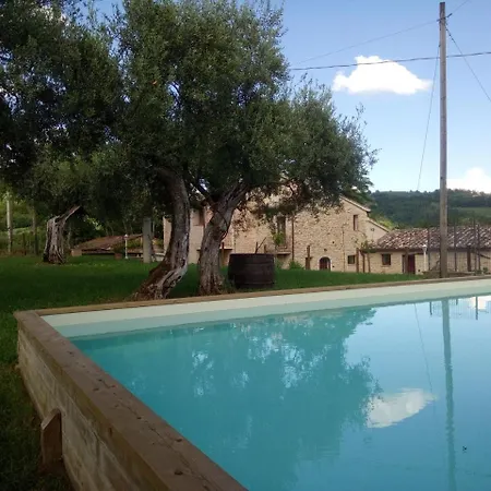 Villa Santa Vittoria Sleeps 4 *