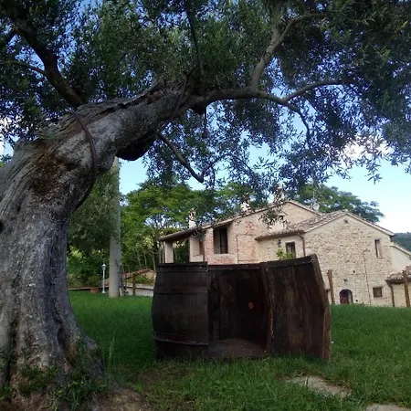 Santa Vittoria Sleeps 4 Villa *