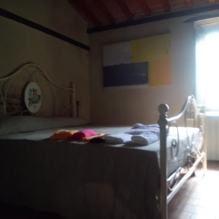 Santa Vittoria Sleeps 4 וילה Sant'Orfeto