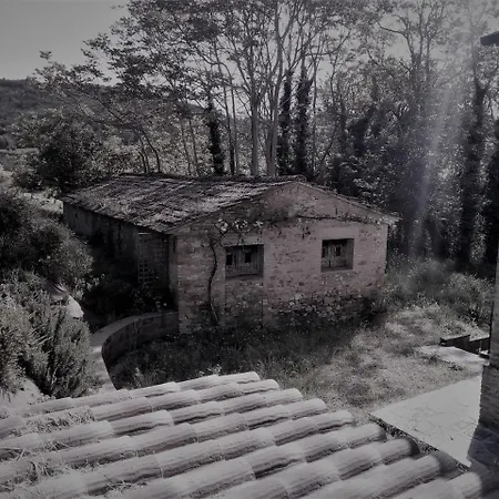 Santa Vittoria Sleeps 4 Villa